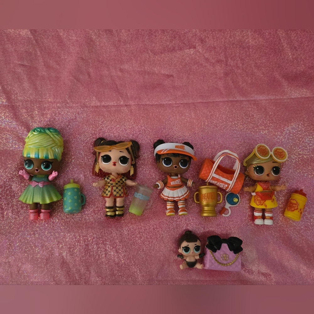 L.O.L Suprise Dolls Lot of 4 and 1 baby sis. All Duplicates never used!